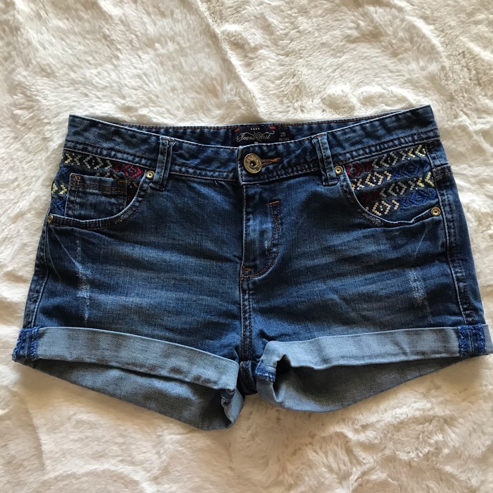 Jeanswest embroidered distressed denim hot short shorts